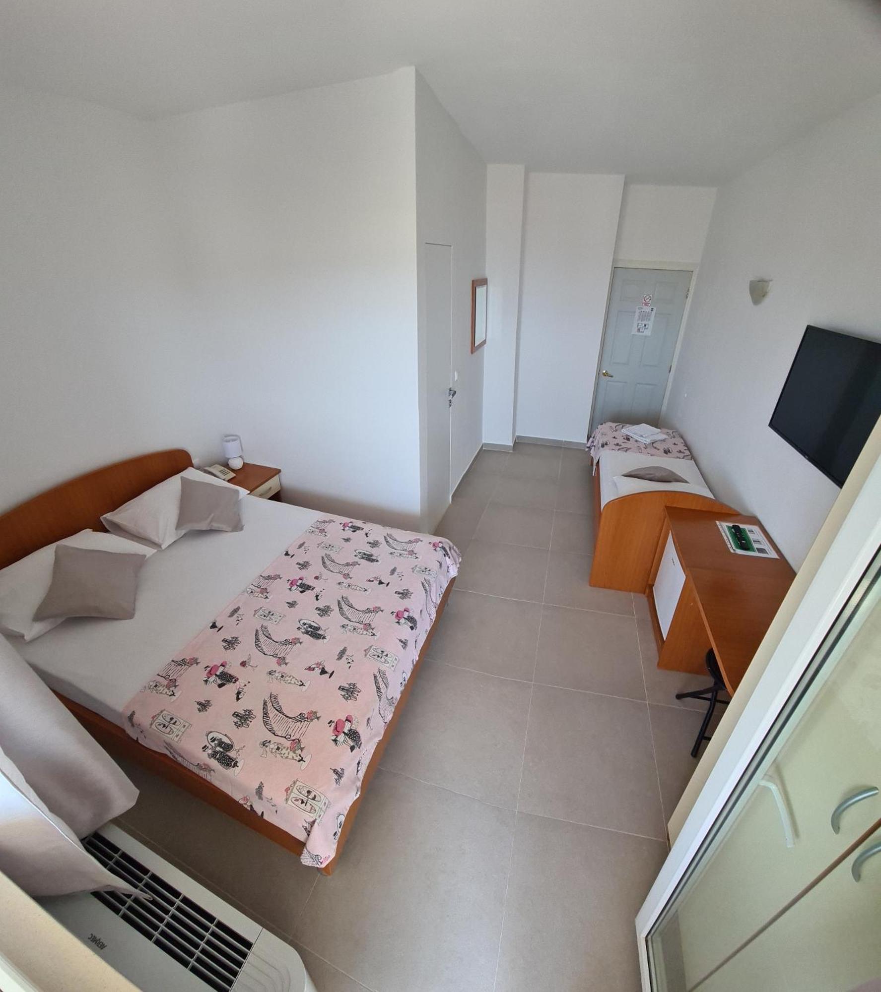 Pansion Komfor Moca Makarska Esterno foto