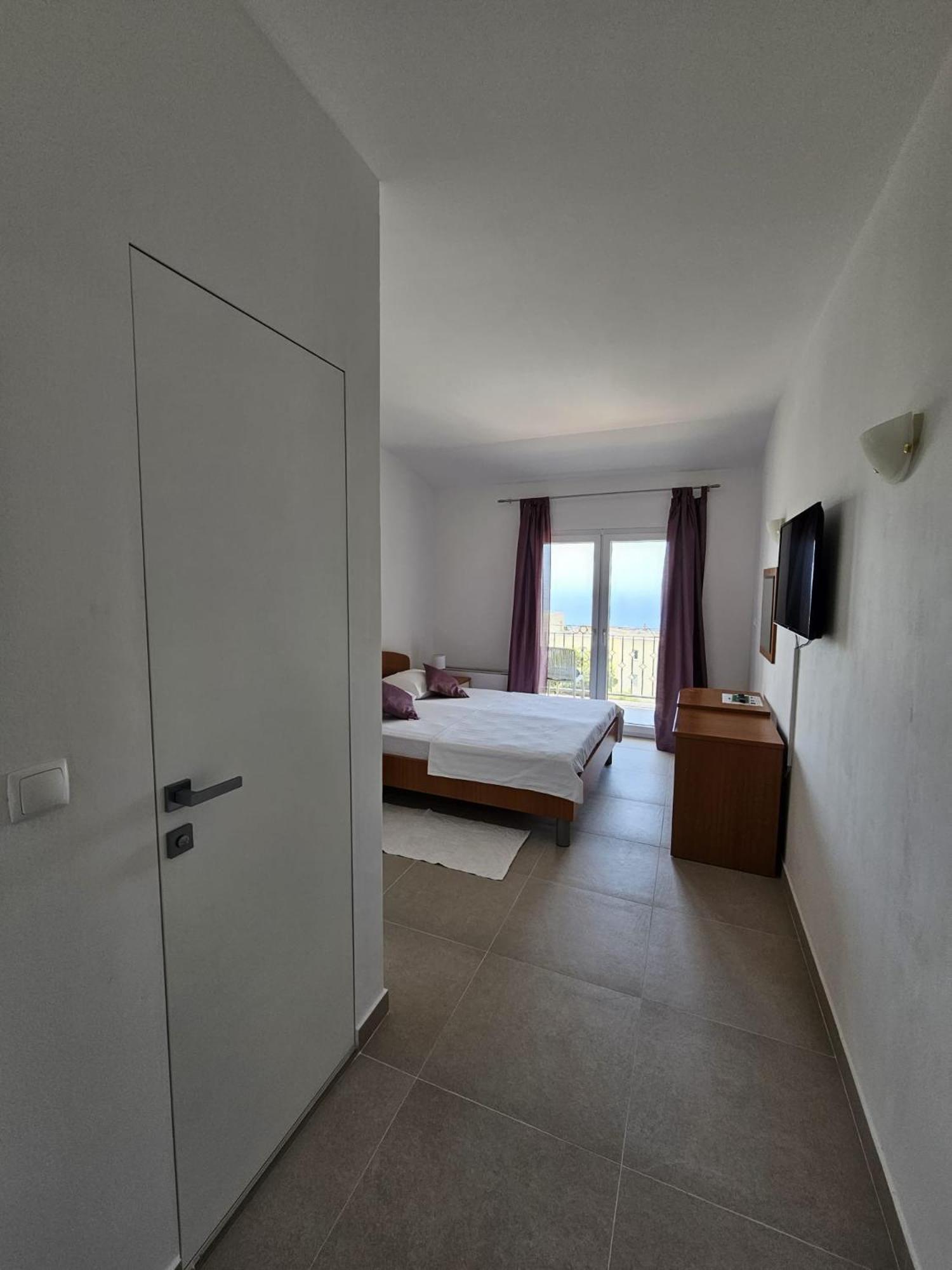 Pansion Komfor Moca Makarska Esterno foto